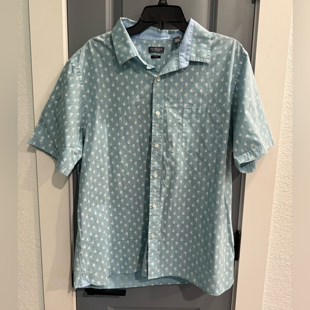 Van Heusen Men’s XL Blue/White Palm Tree Never Tuck Slim Fit Button Up Shirt
